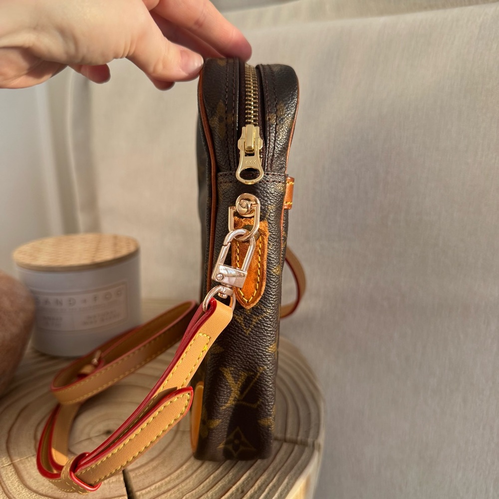 ✅AUTHENTIC✅LOUIS VUITTON DANUBE CROSSBODY BAG - Picture 6 of 14